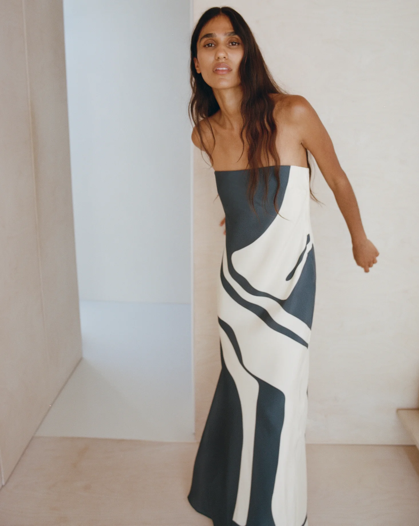Lilou Strapless Dress - Image 5